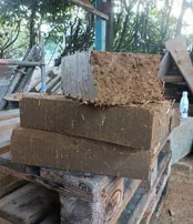 Vente et fabrication artisanal de BTC (Brique de terre comprimée) stabilisé et non stabilisé ainsi que d'adobes sur rennes et en Ille et Vilaine
